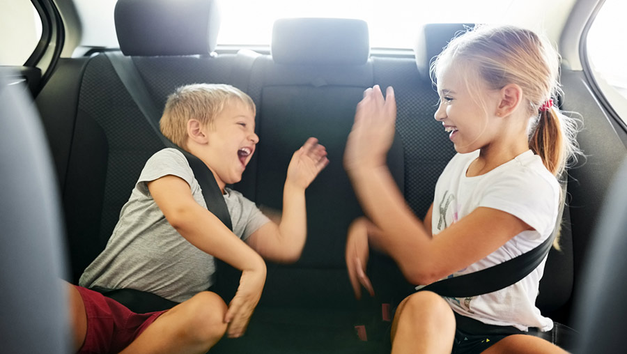 oscuramento_vetri_auto-per_bambini